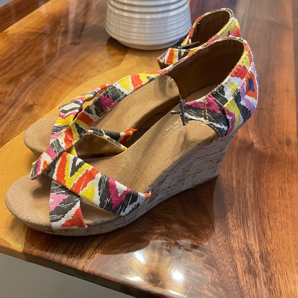 Toms wedges